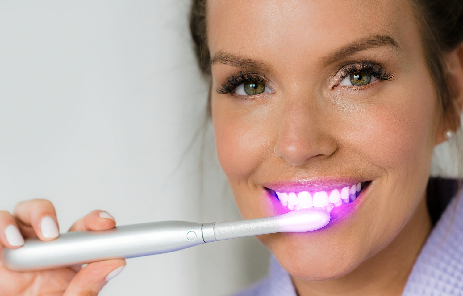 Oralucent Toothbrush | Whitens Teeth & Protects Gums Using Blue Light